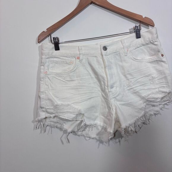 Free People, We The Free Loving Good Vibrations Cutoffs size 31 0B1103563 - Picture 3 of 14
